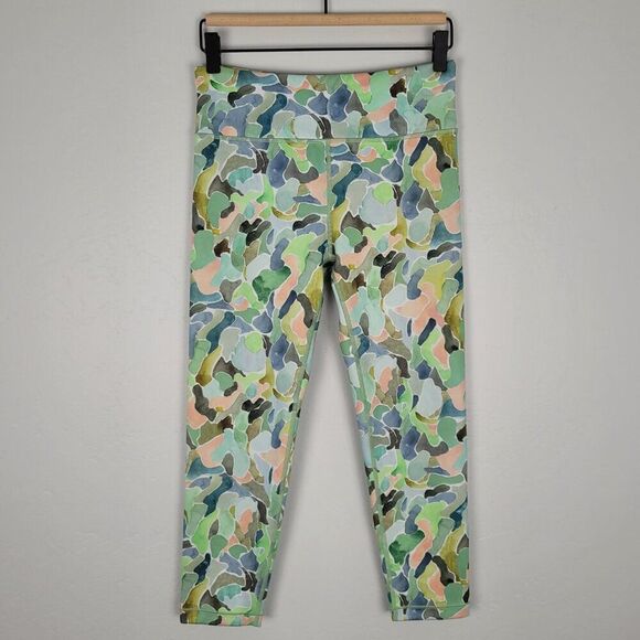 Athleta Girl High Rise Printed Chit Chat Capri Crop Leggings Mosaic Camo Size 16 - Picture 2 of 12